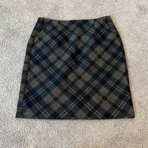 Cabi step out skirt plaid size 6